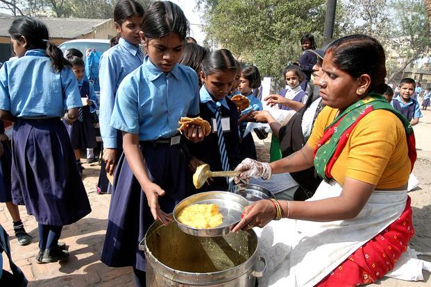 50 Students Fall Ill In Bihar's Bhojpur, Should Mid-Day Meal Stops In Schools? 1 Mid day Meal 1 1